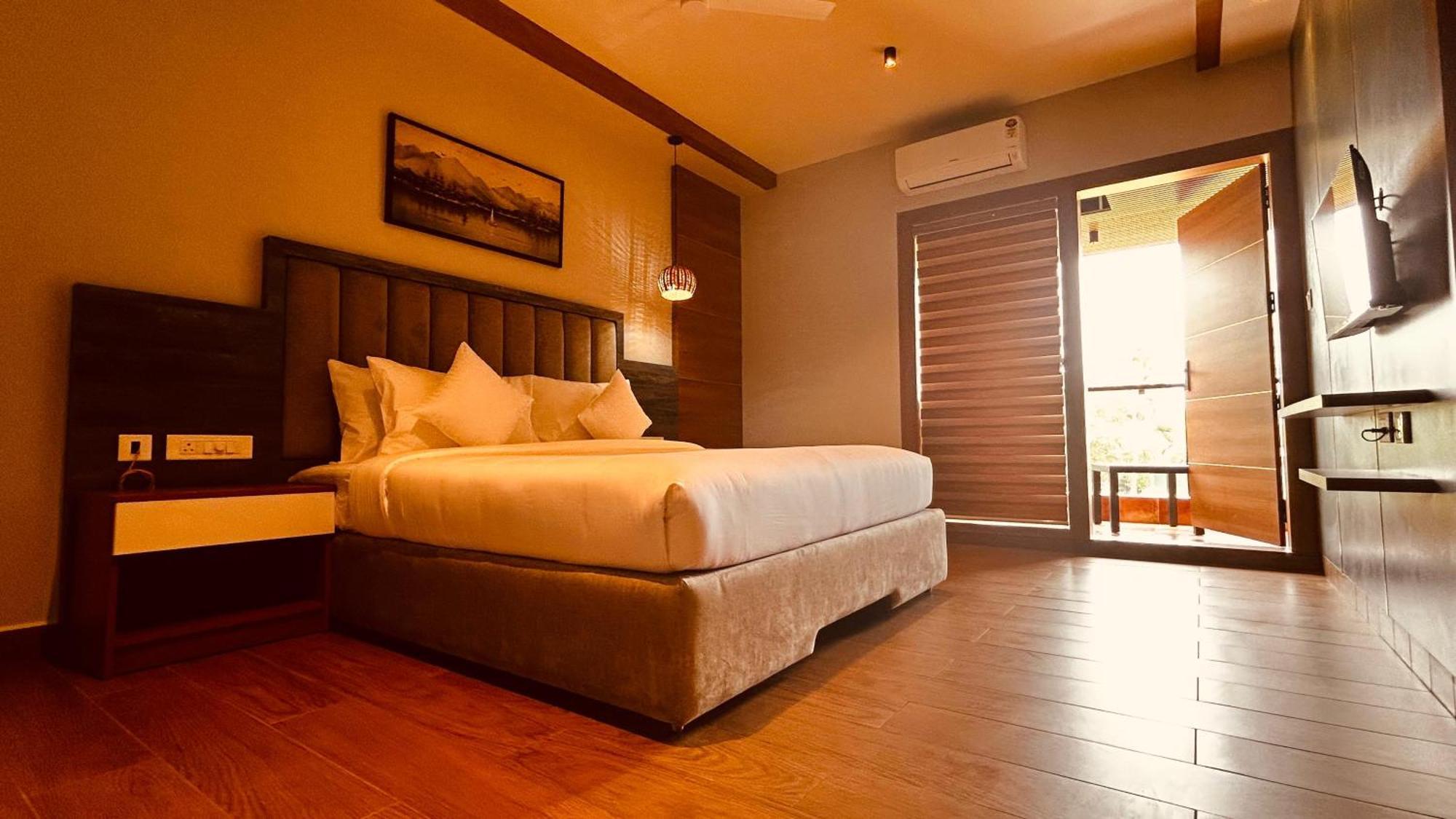 Cmk Habitat Centre Hotel Kochi Bagian luar foto