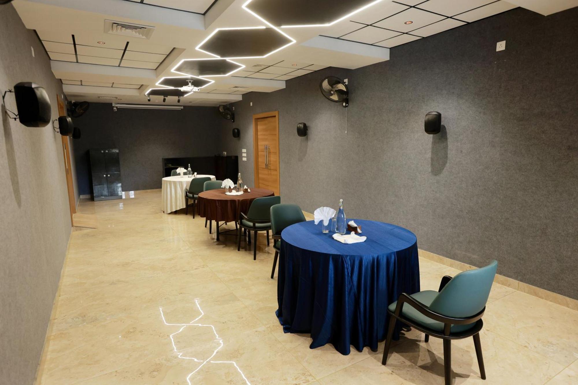 Cmk Habitat Centre Hotel Kochi Bagian luar foto